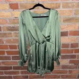 Mi Ami (Francesca’s) Sage Green Romper Small
